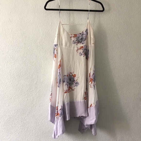 Free People Dresses & Skirts - FREE PEOPLE flowered handkerchief slip dress